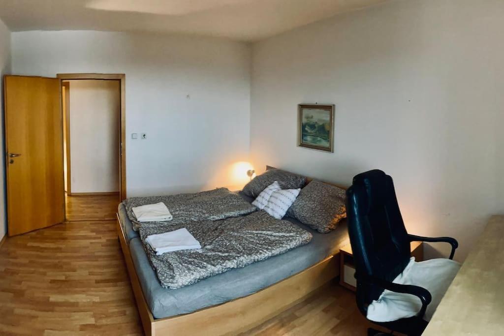 Jasmine Apartment - Free Parking - City Center - Skibus - Tatralandia 5Km Liptovský Mikuláš Buitenkant foto
